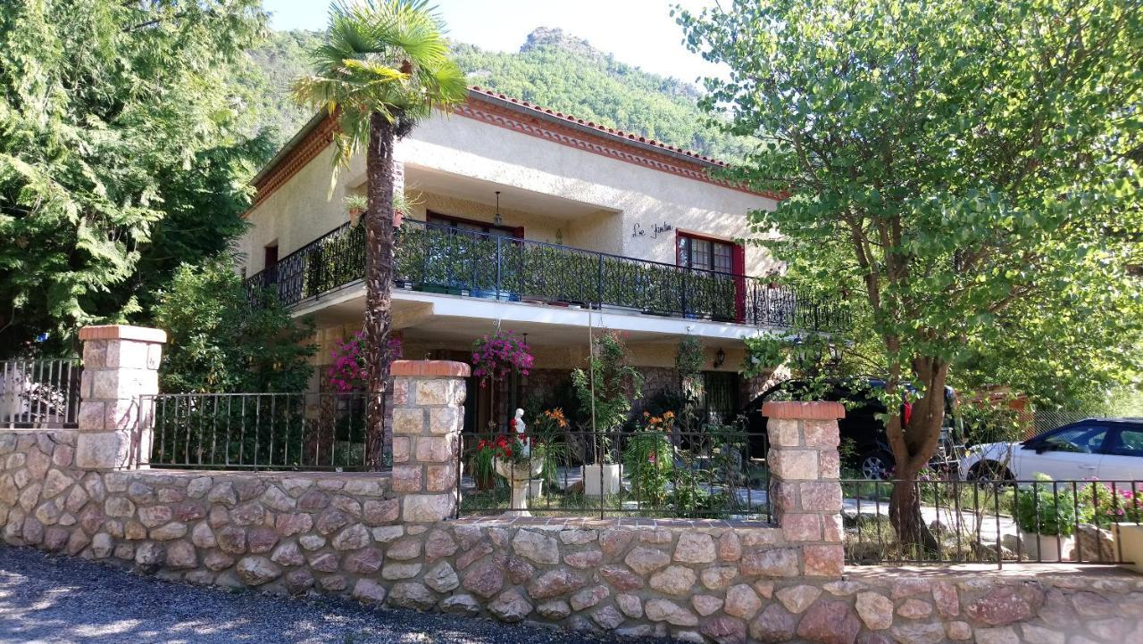 F2 de 45 m2 avec jardin au rdc dans villa chiens OK à 5 min à pied des Thermes de Vernet-les-Bains, location de samedi à samedi Esterno foto